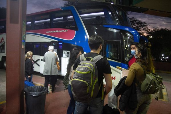 Disponen refuerzos en la terminal debido a la alta demanda de turistas