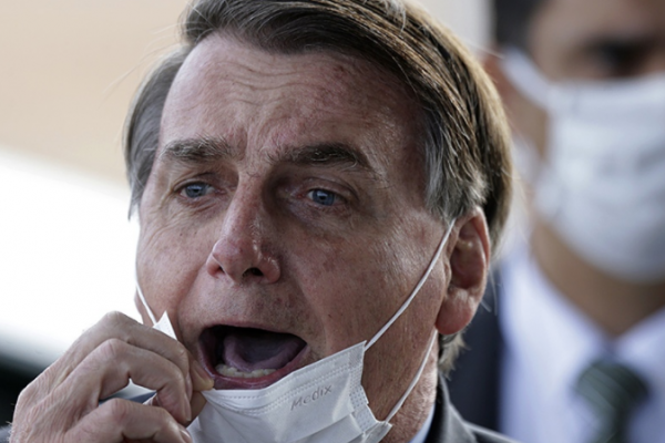 Por no estar vacunado, Bolsonaro no pudo presenciar el partido Santos-Gremio