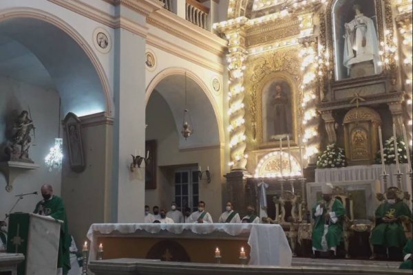 Se concretó el traspaso y asumió el nuevo párroco de La Merced