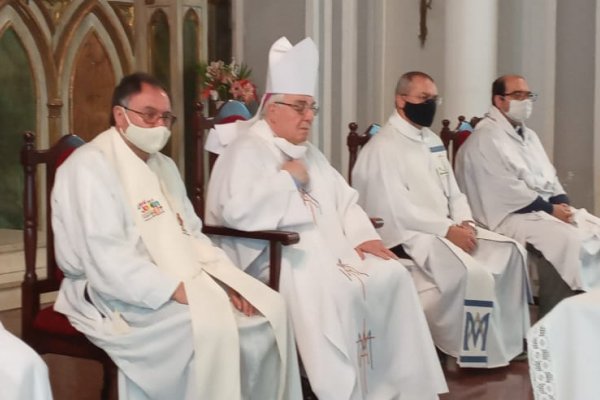 Monseñor Faifer peregrinó con los seminaristas hacia Itatí