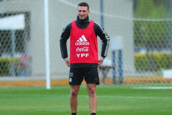 Scaloni no dio pistas sobre el equipo para el partido ante Perú