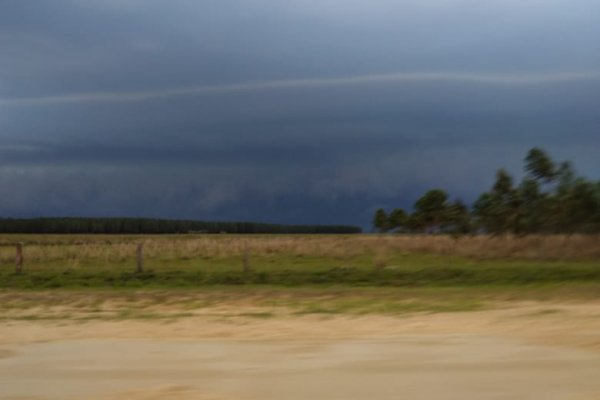 Corrientes: Alerta meteorológico por tormentas fuertes y posible caída de granizo