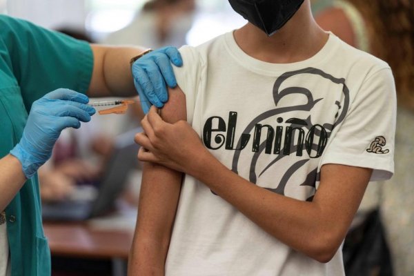 Vacunación: Darán turnos para jóvenes de entre 12 y 17 años
