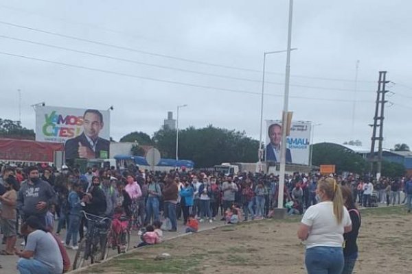 Manifestantes cortaron el tránsito en la rotonda de la Virgen de Itatí