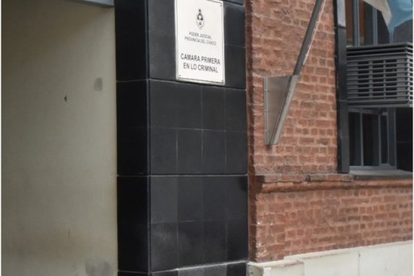 Condenaron a una mujer por abusar de un adolescente que era novio de su hija