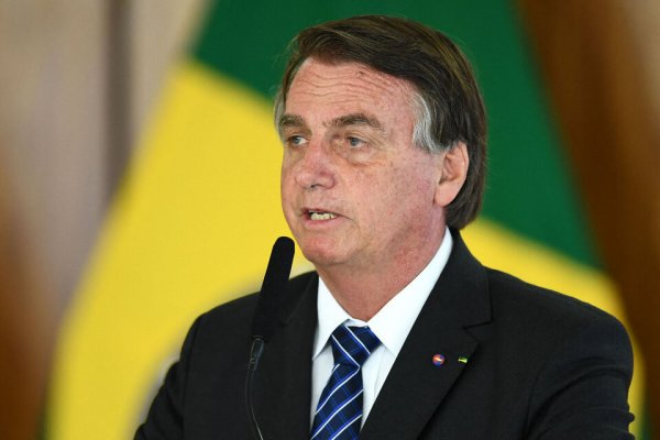 Duro informe contra Jair Bolsonaro: El Senado brasileño lo acusó de cometer diez delitos durante la pandemia