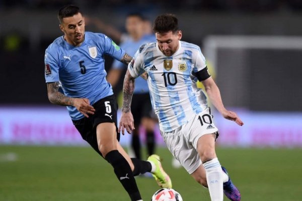 La visita de la Selección Argentina a Uruguay y una polémica por la fecha