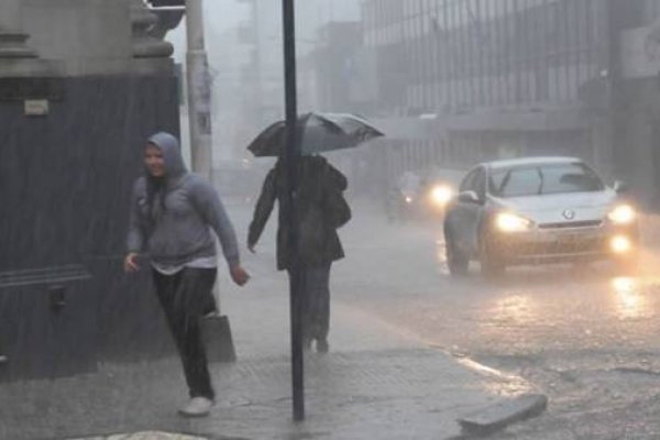 Tormentas fuertes con caída de granizos en Corrientes