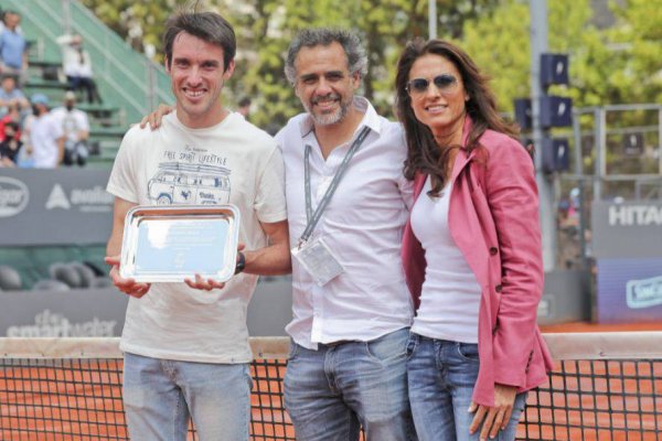 El correntino Mayer fue homenajeado en el Challenger de Buenos Aires