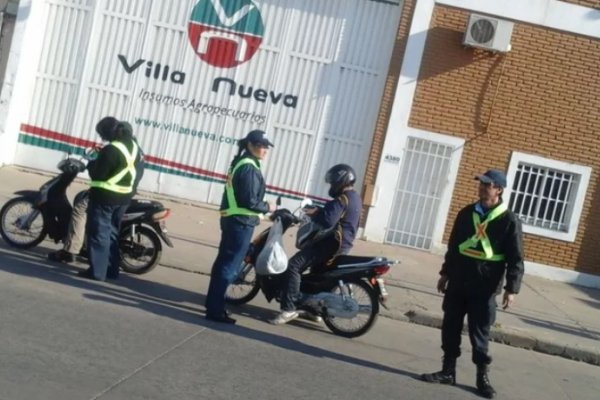 Agredió a una inspectora de Tránsito a piñas y patadas, y le rompió los anteojos