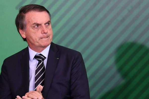 Facebook eliminó un video de Jair Bolsonaro en el que relacionaba las vacunas anticovid con el VIH