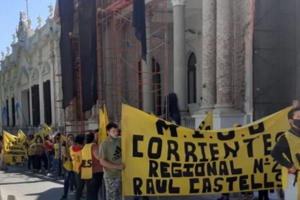 Manifestación en Casa de Gobierno: Piden terrenos