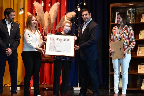 El intendente Irigoyen inauguró la X Feria del Libro de Curuzú Cuatiá