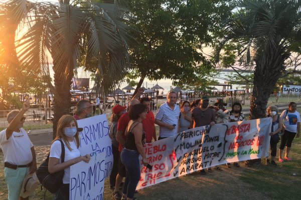 Asamblea Costera protestó por la privatización de playas correntinas