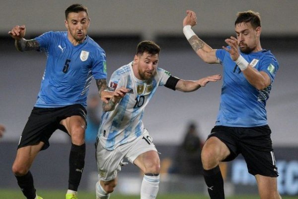 Críticas y malestar en Uruguay por los altos precios para el partido con Argentina