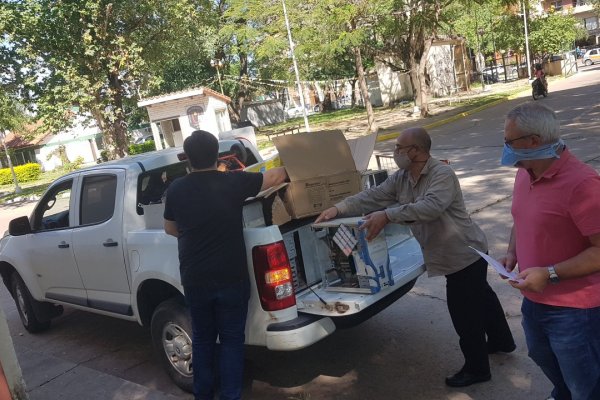 ICAA entregó computadoras para reciclar al programa Eco-Compus de la UNNE