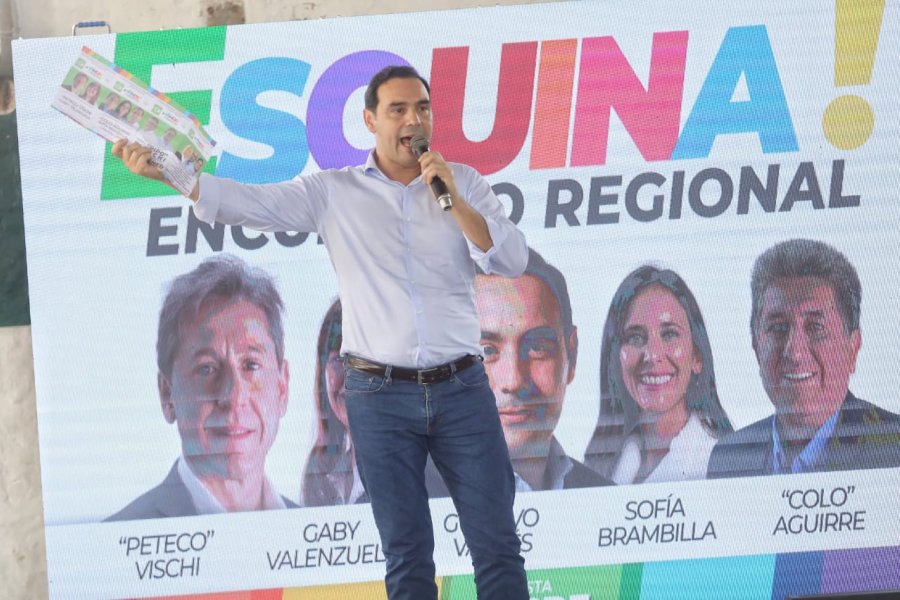 Valdés pasó por Esquina para apuntalar a los candidatos oficialistas