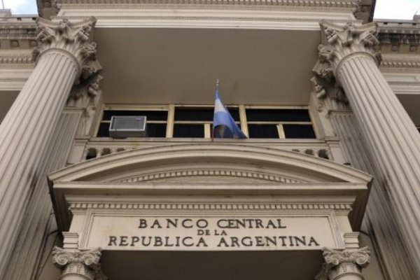 El Banco Central emitió nuevas medidas para contener al dólar