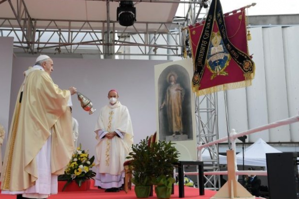 Consejo papal: Basta una caricia para dar sentido a la jornada de un enfermo