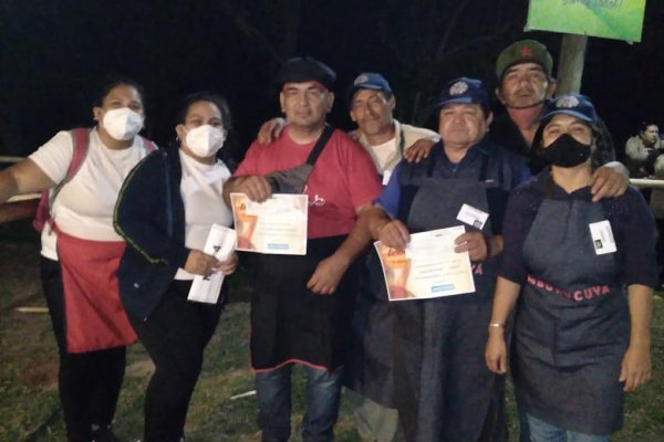 Bombero y cocinero, ganador del mejor lechón asado en Pago de los Deseos