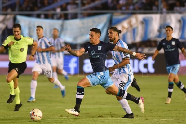 Racing ganó de visitante y obtuvo su primer triunfo en el ciclo Gago