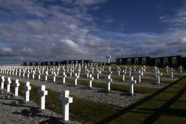 Islas Malvinas: se identificaron los restos de otros seis soldados argentinos