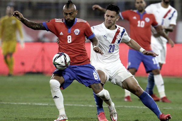 Paraguay, con el debut del mellizo Barros Schelotto como DT, recibe a Chile en Asunción