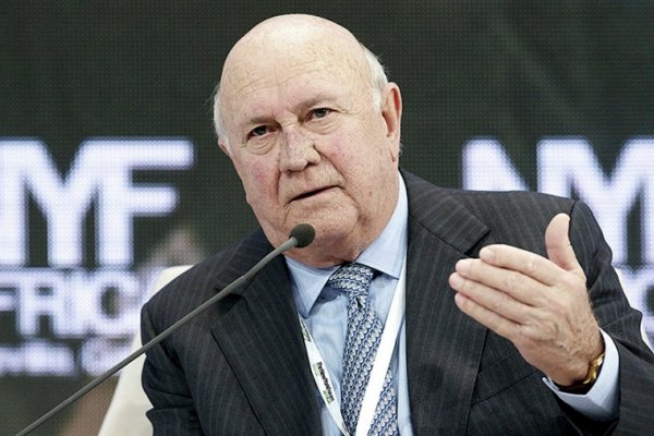 Murió Frederik de Klerk, último presidente del apartheid y Nobel de la Paz