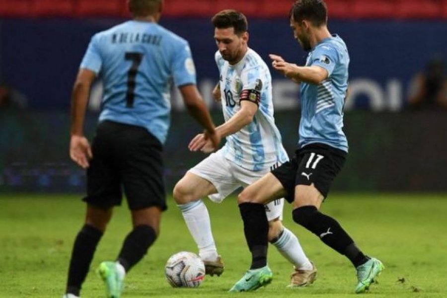 Argentina busca dar un paso más hacia Qatar 2022 ante Uruguay
