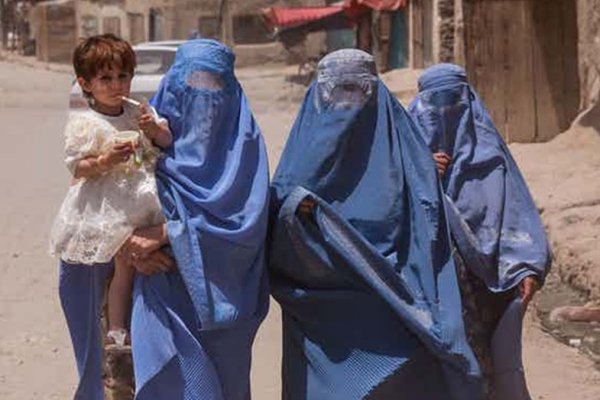 Denuncian que bebés afganas de 20 días de edad están siendo entregadas en matrimonio