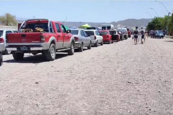 Locura en San Juan por la Selección: largas colas y acampe en el autódromo por una entrada ante Brasil