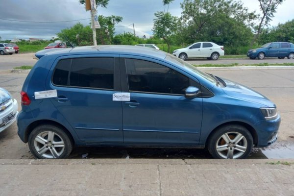 Demoraron a una mujer circulando en un auto presuntamente 