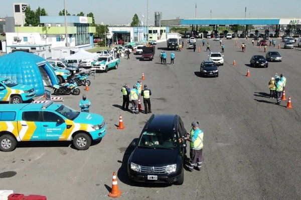 Comenzaron los controles en rutas y terminales por fin de semana largo