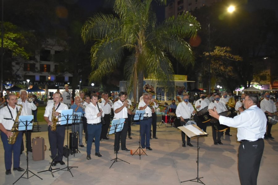 Plaza Cabral: Fascinante actuación de dos Bandas de Música