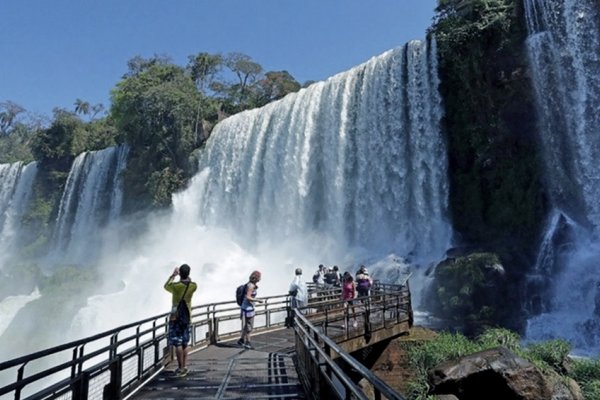 3,5 millones de turistas recorrieron el país el fin de semana largo