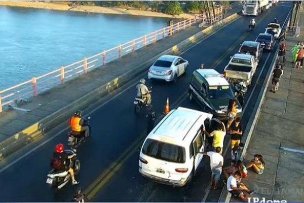 Demoras por un choque en cadena en el puente Chaco-Corrientes