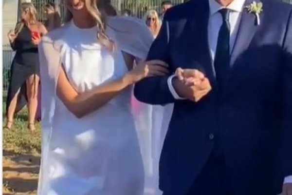 La hija de Marcelo Bonelli se casó en las playas de Paso de la Patria