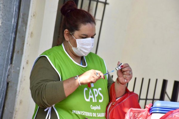 Salud continúa completando esquemas de vacunación Covid-19 en los barrios