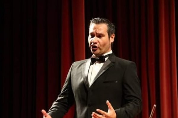 El tenor Sergio Casco se presentará junto a la Orquesta Sinfónica de Corrientes en las escalinatas del Teatro Vera