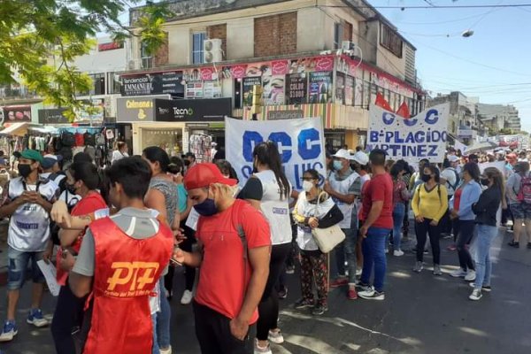 Multitudinaria marcha por la liberación de dirigente social