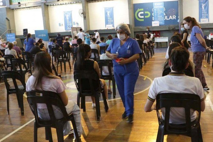 Denunciaron un mercado negro de pases sanitarios en Tucumán