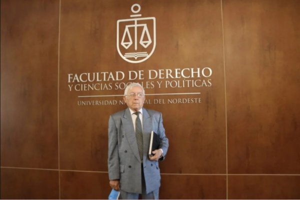 A los 83 años se recibió de abogado en la UNNE