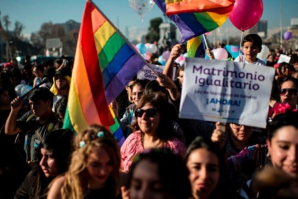 Chile aprobó el matrimonio igualitario