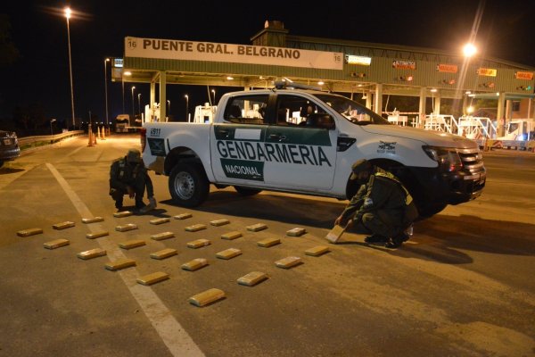 Viajaban en colectivo con más de 29 kilos de marihuana dentro del equipaje