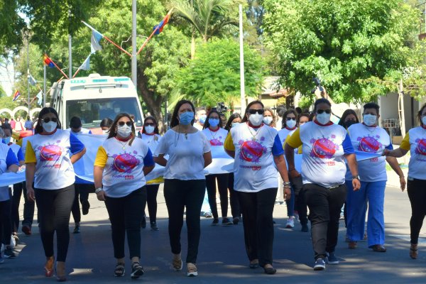 Emotivo desfile de personal de salud que trabajó arduamente en la pandemia