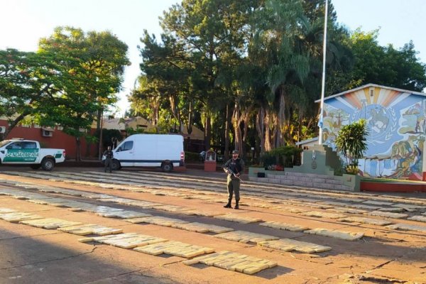 Misiones: Abandonan una camioneta con más de tres toneladas de marihuana