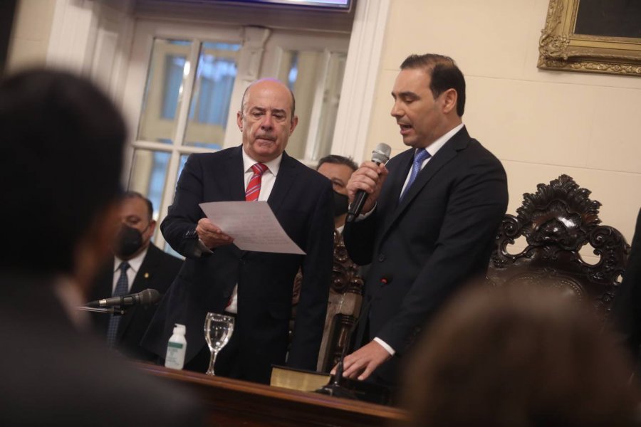 Valdés juró como Gobernador de Corrientes ante la Asamblea Legislativa