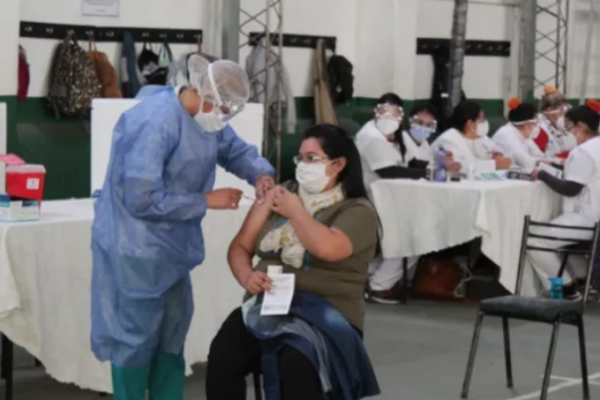 Cómo continúa la aplicación de vacunas por terminación de DNI en Corrientes