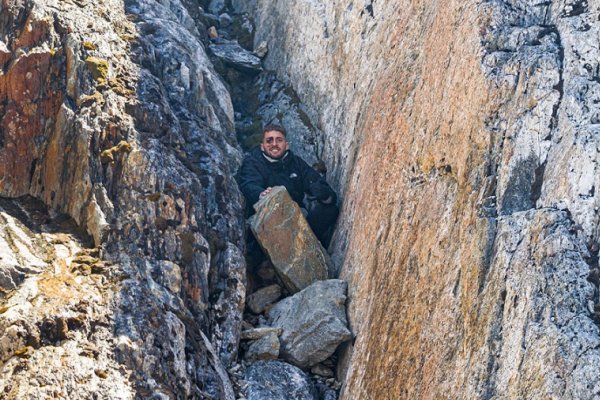 Un turista israelí sobrevivió 24 horas dentro de un glaciar antes de ser rescatado