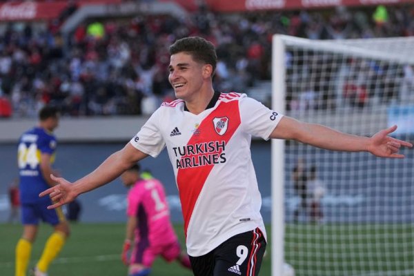 Barcelona viene por Julián Álvarez